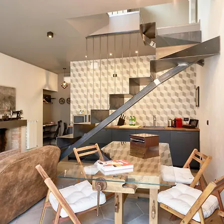 21 Sweet Apartment
